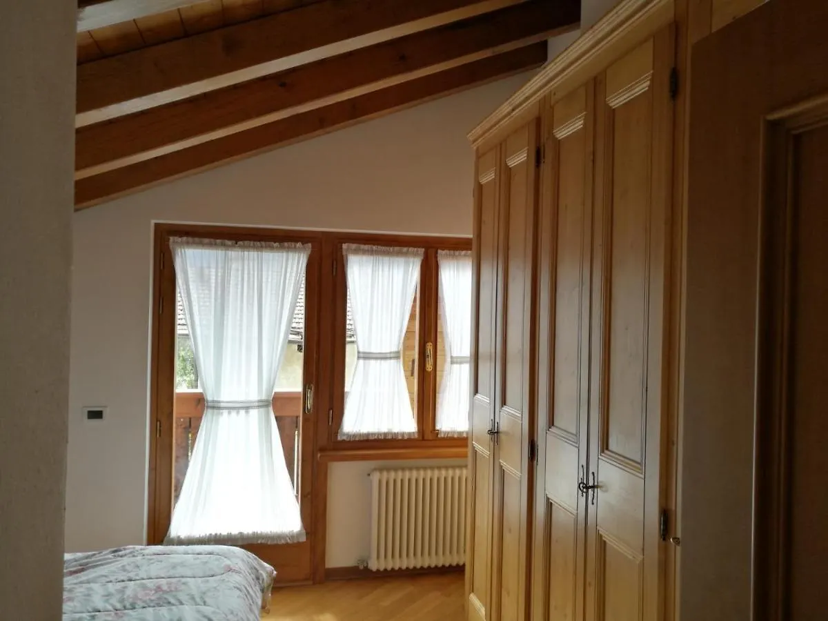 Apartment Appartamento Al Pelmo Vinigo Italy