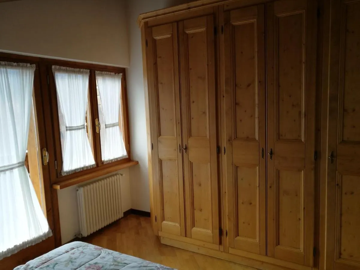 Apartment Appartamento Al Pelmo Vinigo Italy
